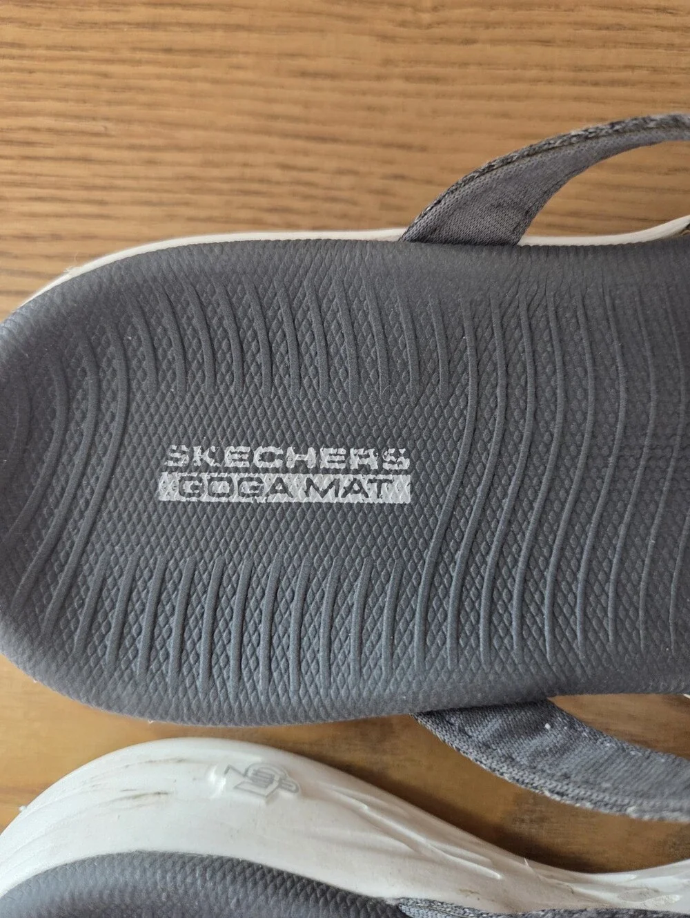 Skecher Gogo Mat Sandals - Picture 3 of 4